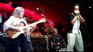 BIG MAMA & THE CRAZY BLUES BAND. "Roll´em Pete". Sala Jamboree. Barcelona. 12-5-12.