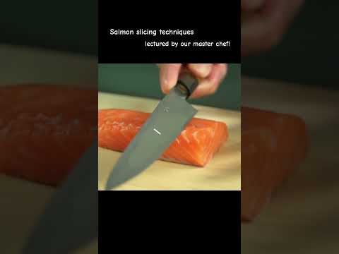 Learn how to slice salmon in our Sushi Masterclass course! Find the link in bio.
