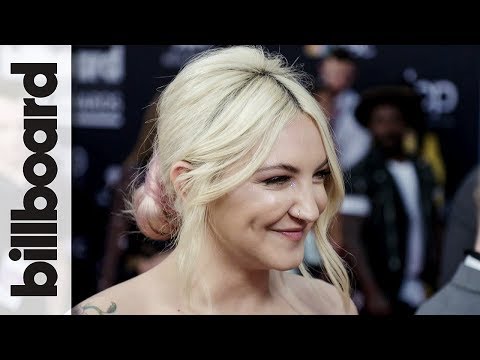 Julia Michaels on Intense Songwriting Session for 'Okay' with LANY | BBMAs 2019