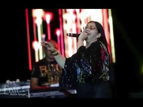 شابة زهوانية عندكم جوج وجوه مولاكم كي تقابلوه ️