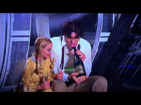 Moonraker-Jaws champagne toast
