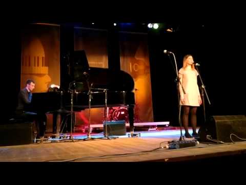 Obiecanki / Aleksandra Abramczyk i Łukasz Buczyński