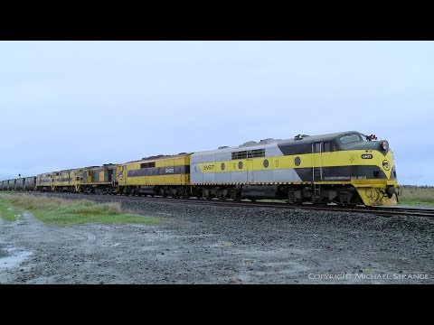SSR 9733V Grain Train Arrives At Gheringhap Loop - PoathTV Australian Railways