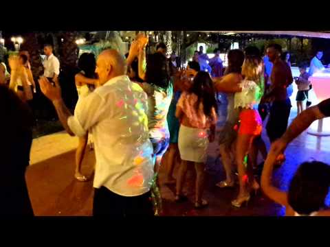 DANZA KUDURO - MUSICA, INTRATTENIMENTO E ANIMAZIONE PER MATRIMONI A TERAMO - FRANCESCO BARATTUCCI