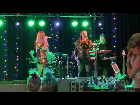 Tell Him (B. Streisand, C. Dion): Valerie Kaňová - Vali Angel & Karolína Vrbová