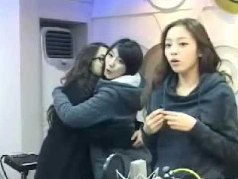 Kara rocking to I'm a Loner (cn blue)