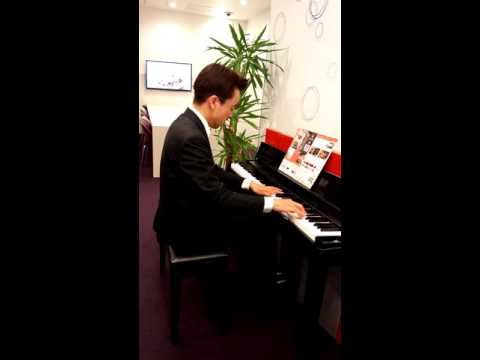 Professional Piano performer_1