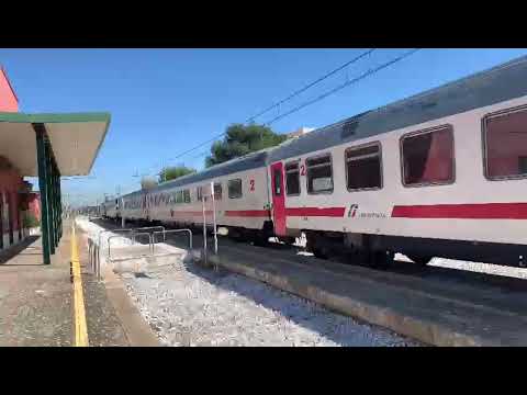IC 701 Roma Termini - Taranto in transito in DTS di E464