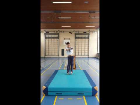 Zweefhurksprong vooraanzicht