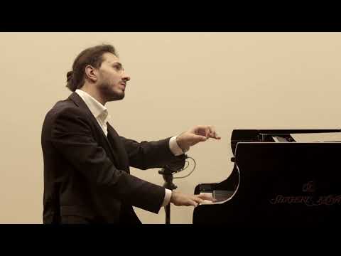 First Round | Nicolas Giacomelli