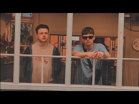 DuckLin Curls & SINDYSMAN - 'POINTLESS' (Dir. By Skott 3ree)