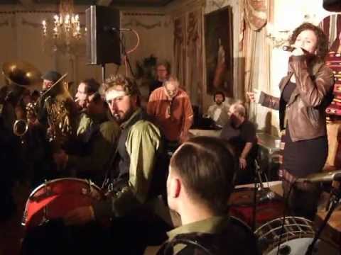 Inspector Gadje with singer