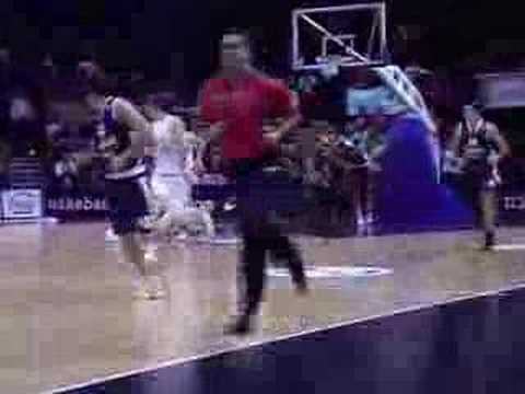 14 08-01-08 Ulebmatch BCO-Bologna - Opnieuw score van Sebast