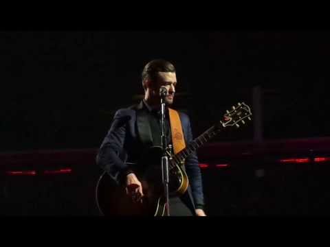 Justin Timberlake - Heartbreak Hotel (Elvis cover at Honda Center 11/27/13)