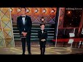 El viejo Sheldon, Jim Parsons y el joven Sheldon, Iain Armitage en los Emmys 2017 (subs)
