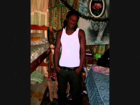 Kraeun (Aka Kronik) & Kathy - Gyal Move