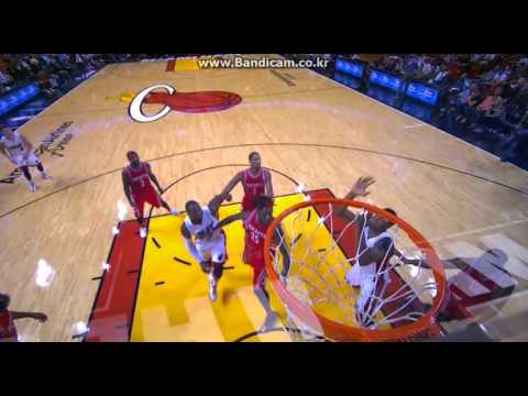 Dwyane Wade & Hassan Whiteside combination play vs rockets (2015.11.01)