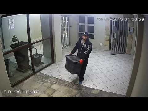 Bloubergstrand, Table View break in. 29 November 2016