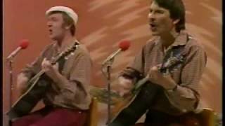 Rolling Hills of The Border - Beggars Mantle (Matt McGinn)