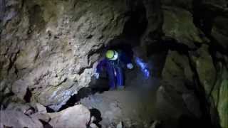 preview picture of video 'Randonnées vers les mines du Val d'Azun, Spéléo à Groutte'