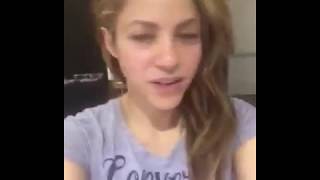 Le llueven críticas a Shakira por hablar solo en inglés en Instagram