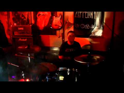 Pelle Miljoona & Roisto: Väkivalta ja päihdeongelma