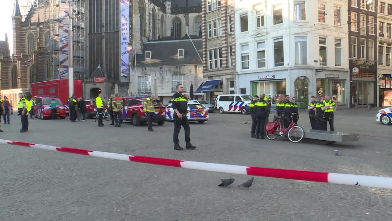Police and ambulance on site after five hurt in Amsterdam stabbing | AFP