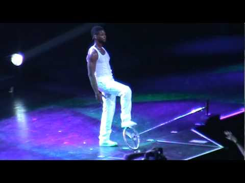 Usher OMG Tour "Nice & Slow" Live in Houston TX