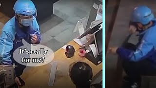 Deliveryman Arrives to Pick Up an Order From a Bakery – Breaks Down When He Finds Out Why His Own Na