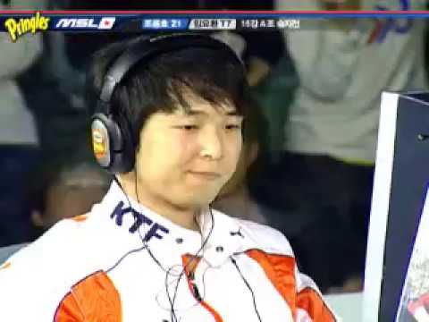 StarCraft highlight - BoxeR Vs 13 Zergs