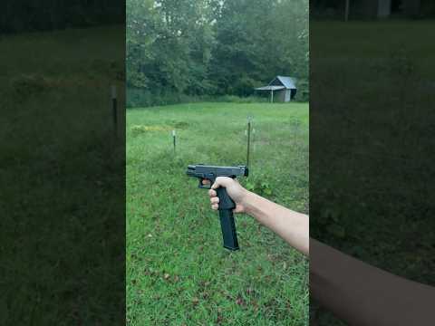 Glock 19 Gen4 with 32 round magazine 9mm #usa #gun #handgun #g19 #glock19 #9mm #shorts #subscribe
