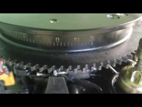 How to use timing light on an outboard engine