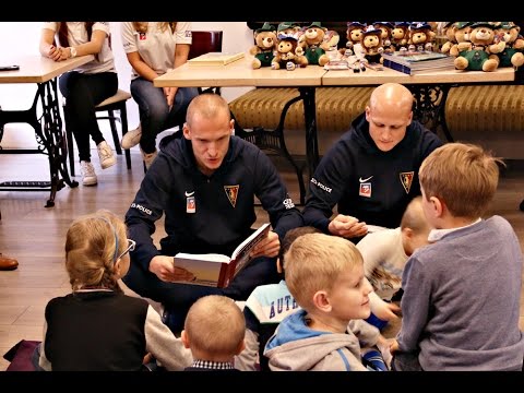 Portowcy czytali dzieciom