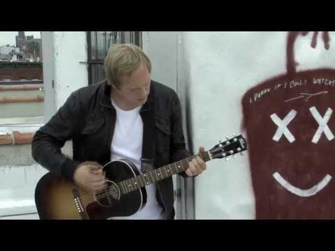 Thees Uhlmann - Das hier ist Fussball / & Jay-Z singt uns ein Lied (HD)