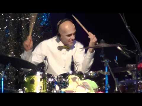 T.V.U.M.D.B. (live HQ) - Elio e le Storie Tese