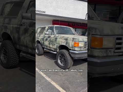 Classic Ford Bronco with 22” Wheels and 4” BDS Lift Kit