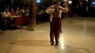 ALFREDO ALARCÓN y SOLEDAD REYES - exhibición de Tango
