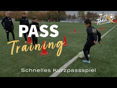 Schnelles Kurzpassspiel beim Talentfördertraining der Tiki Taka Fussballschule