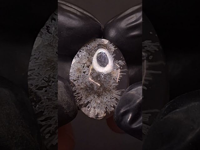 حجر عقيق مسماري خامة فاخرة طبيعي