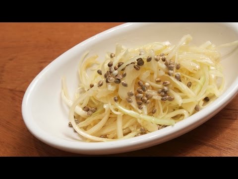 Krautsalat mit Hanf auf asiatisch Art zubereiten. Chefkoch Tipps für feinen Salat mit Kraut