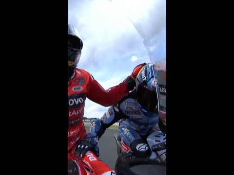 El emocionante abrazo de Marc Márquez a su hermano tras ganar el Mundial de Moto GP