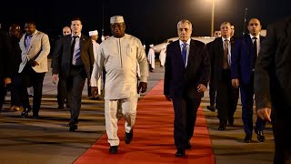 الوزير الأول يستقبل رئيس جمهورية سيراليون بمطار هواري بومدين الدولي