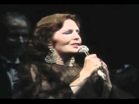 Amália Rodrigues - Uma casa Portuguesa