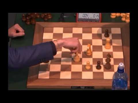 GM Bortnik (Ukraina) - GM Carlsen (Norway) Akela missed!!