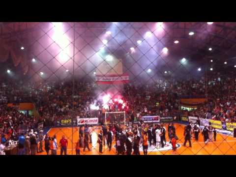Torcida da Acbf na final da liga em 2011