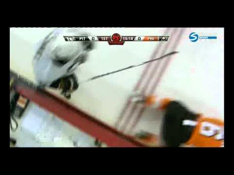 Sean O'Donnell hits Matt Cooke (Pittsburgh Penguins - Philadelphia Flyers ) 14 dec 2010