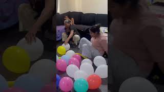 Download lagu Balloon popping #shorts #youtubeshorts #viral mp3