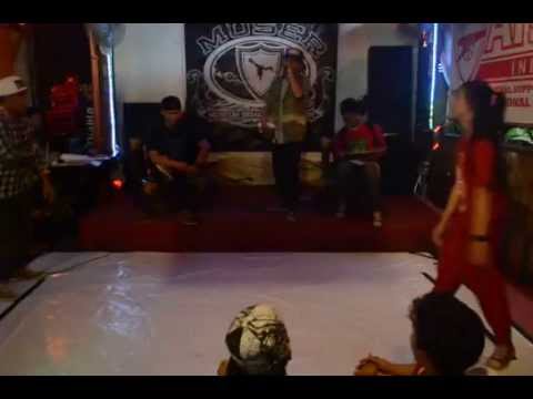 NATTIROOTZ024  battel dance