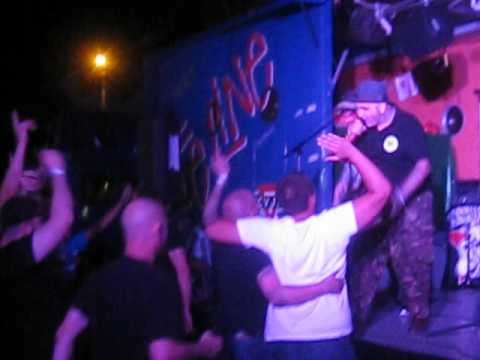 EMSCHERKURVE 77 - Die Macht vom Niederrhein Live in Oberhausen 11-07-15