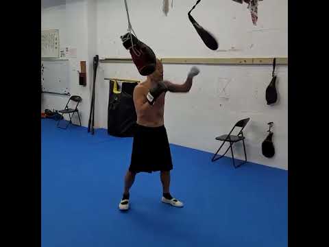 ジャブ練習　#南里宏 #空手 #大山倍達#喧嘩 #格闘技 #RIZIN #K1 #極真 #試割り #極真カラテ #押忍 #武道 #鍛錬 #師範 #健康 #ブレイキングダウン #魔裟斗 #護身術